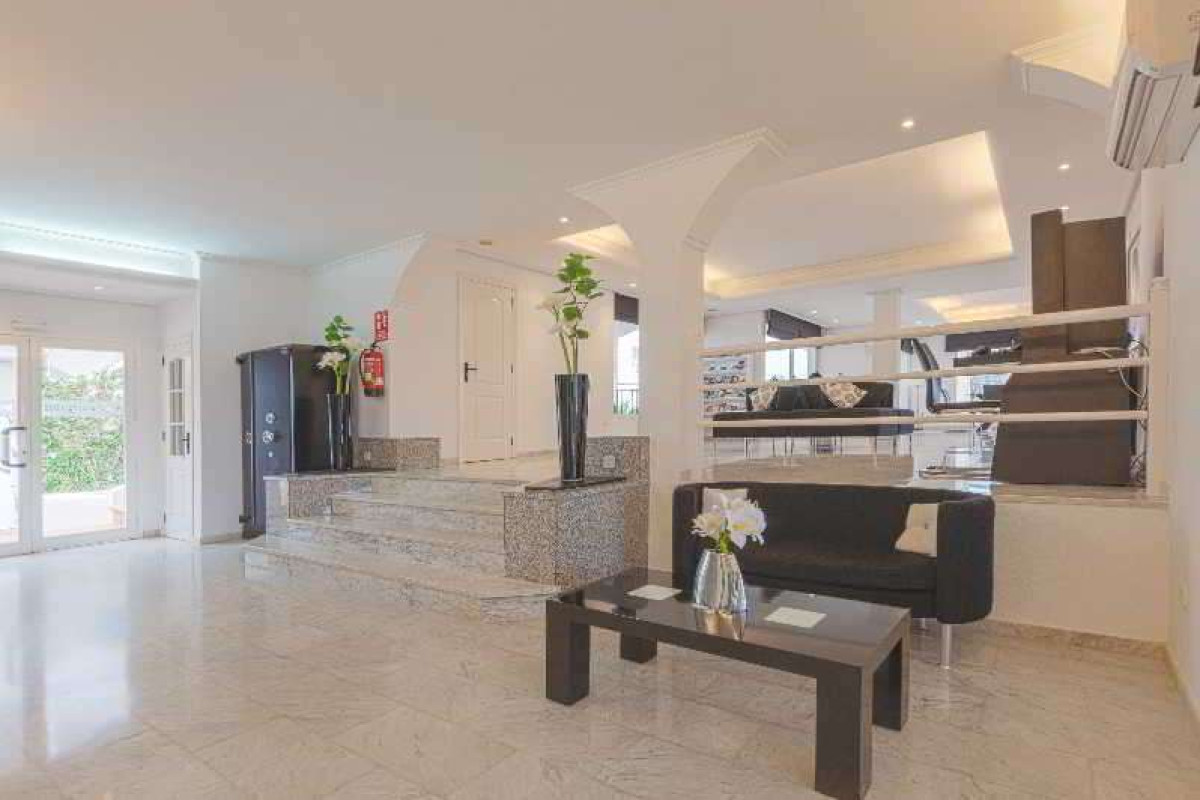 Torrent Bay Apartments