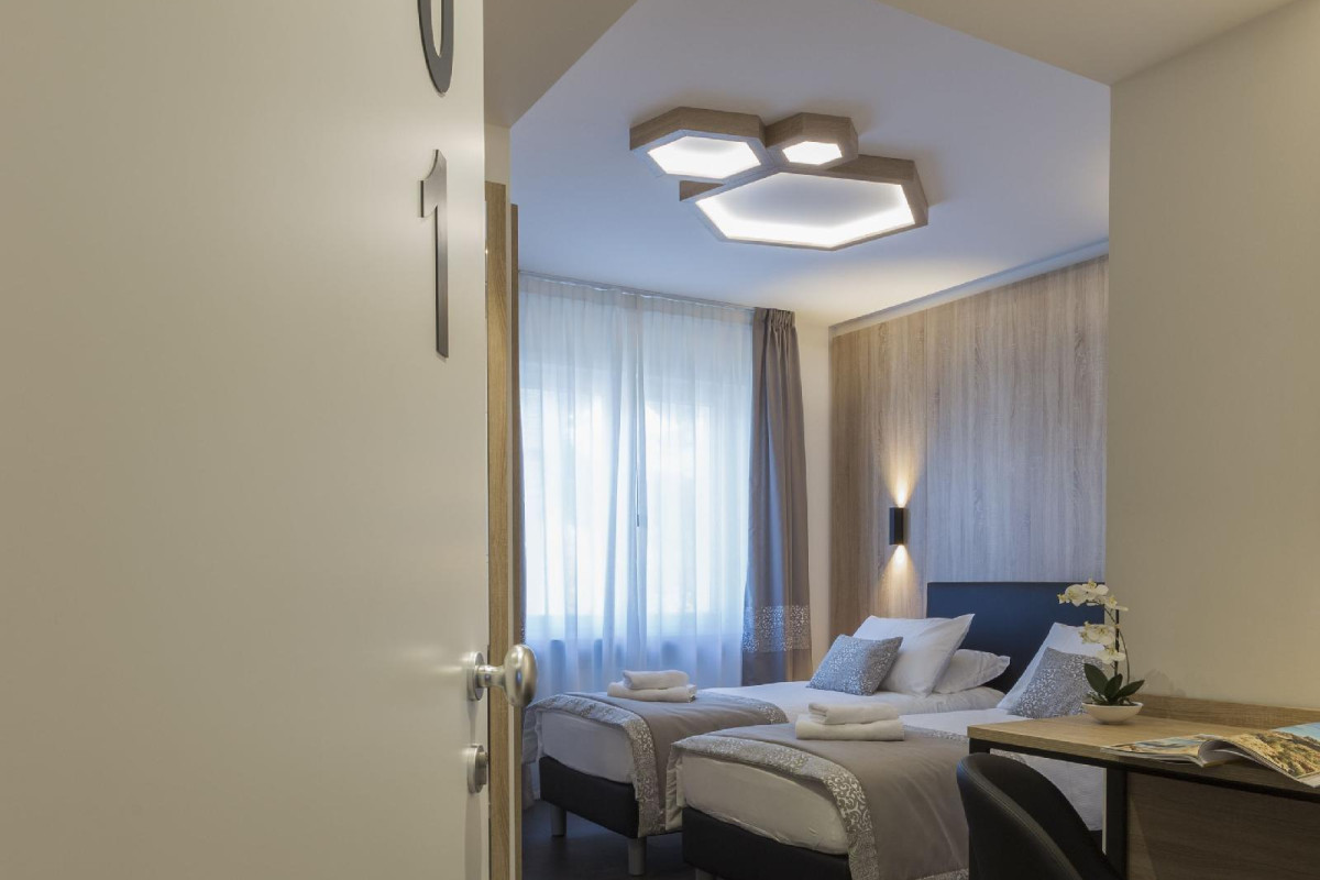Tourist Hotel