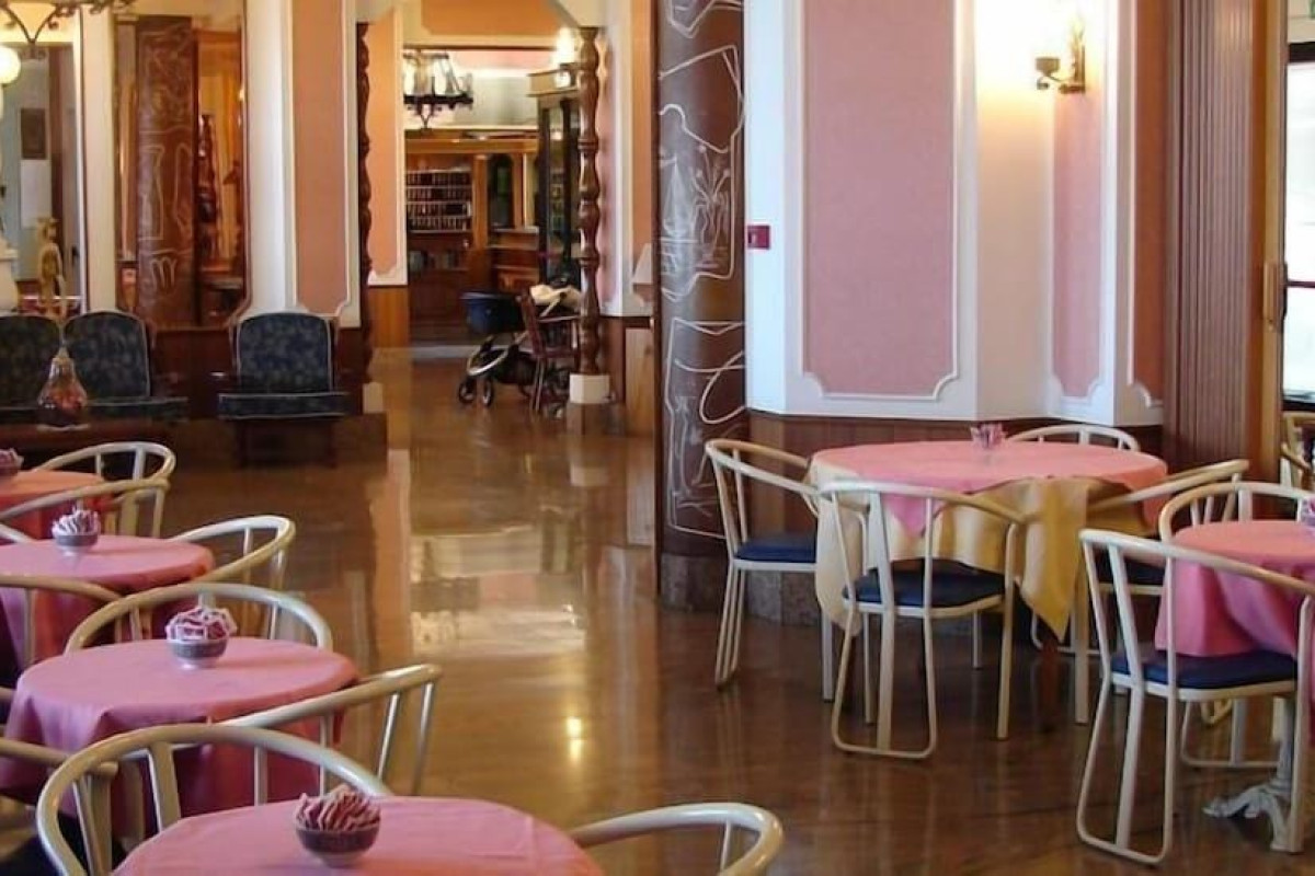 Tourist Hotel