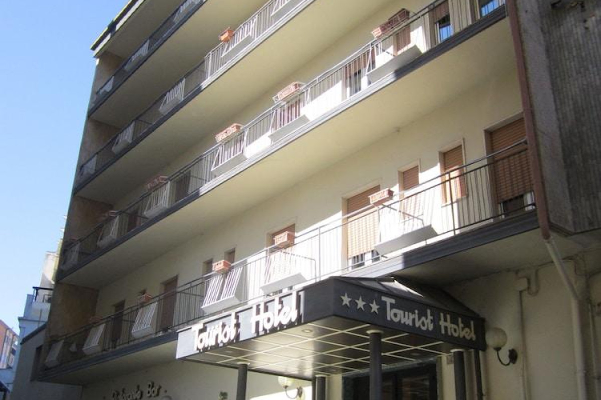 Tourist Hotel