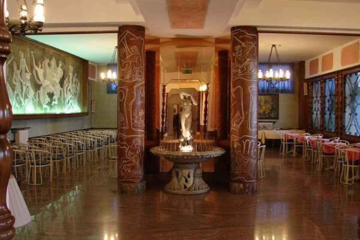 Tourist Hotel