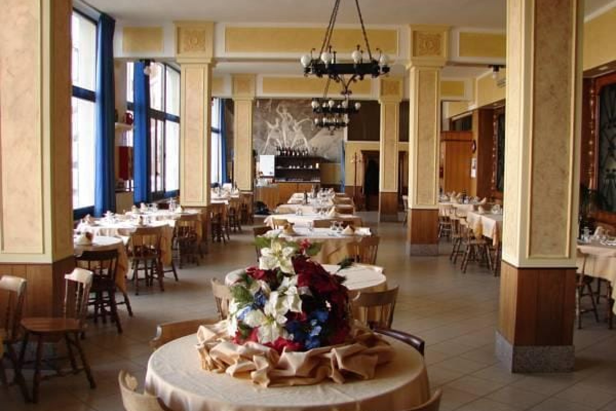 Tourist Hotel