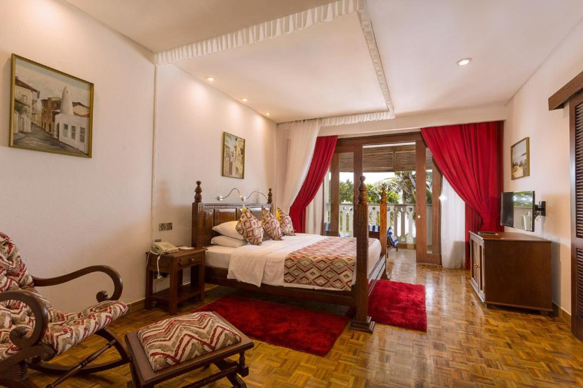 Travellers Beach Hotel