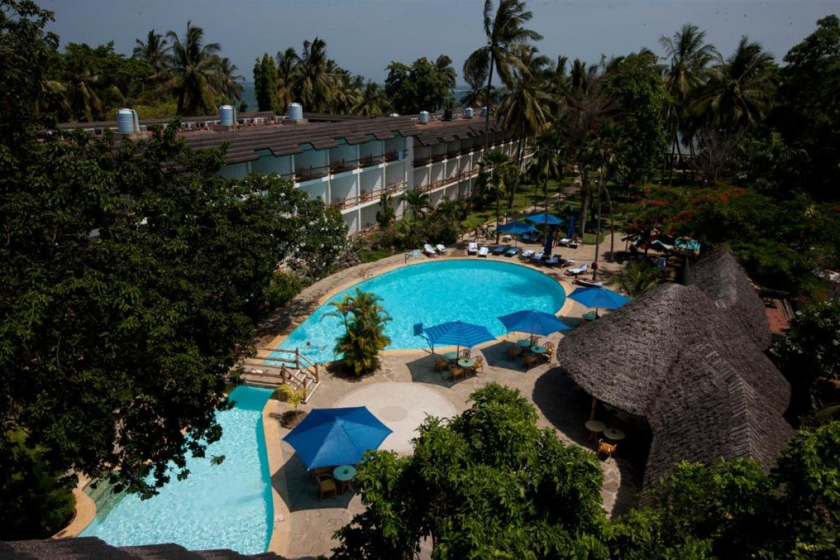 Travellers Beach Hotel
