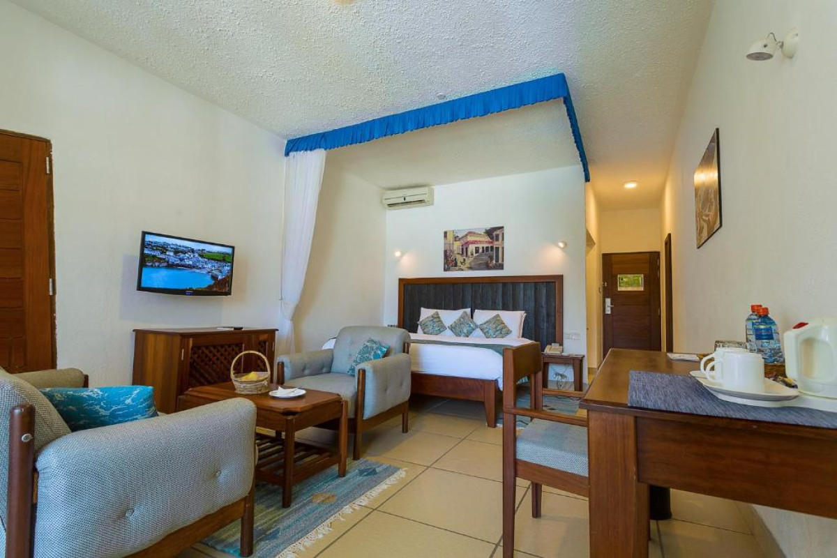 Travellers Beach Hotel