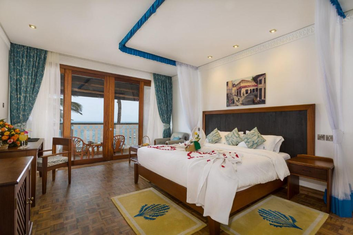 Travellers Beach Hotel
