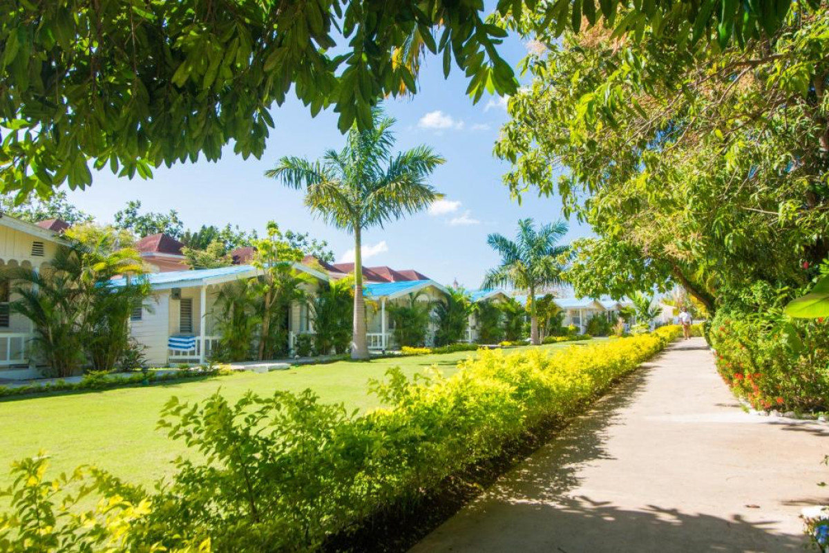 Travellers Beach Resort