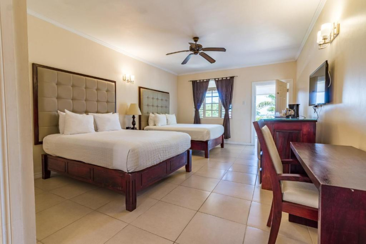 Travellers Beach Resort