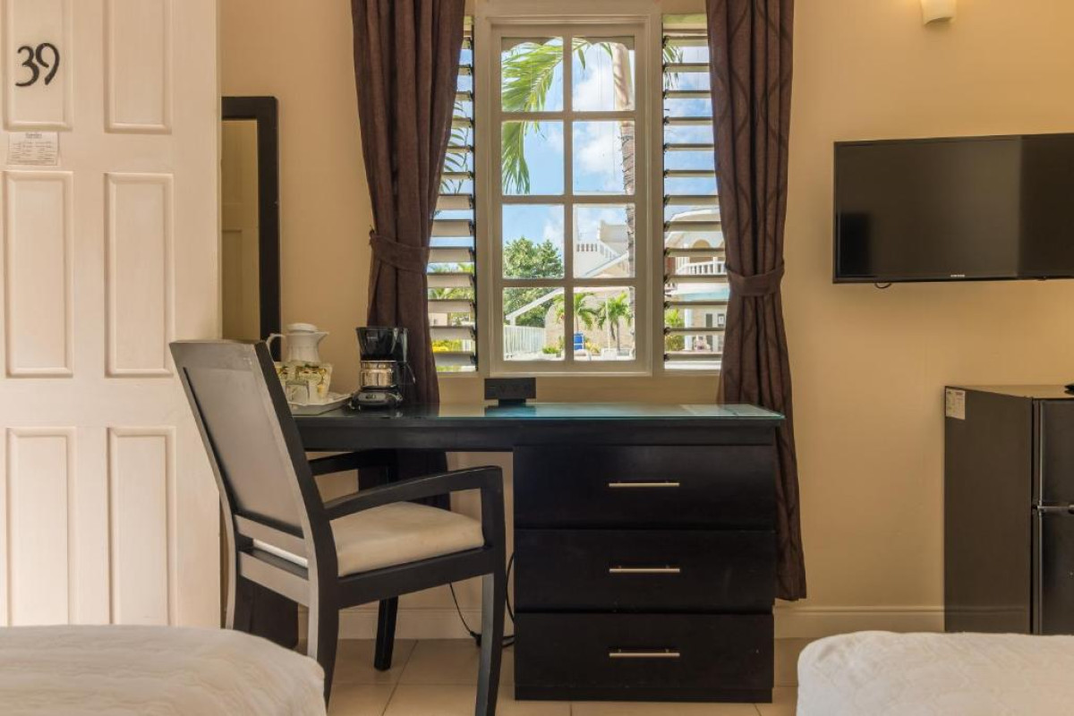 Travellers Beach Resort