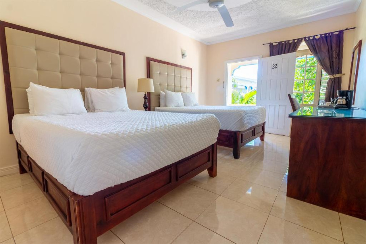 Travellers Beach Resort