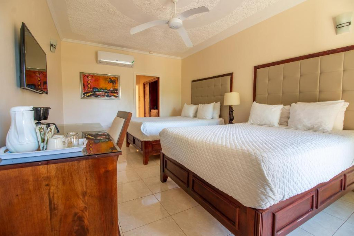 Travellers Beach Resort