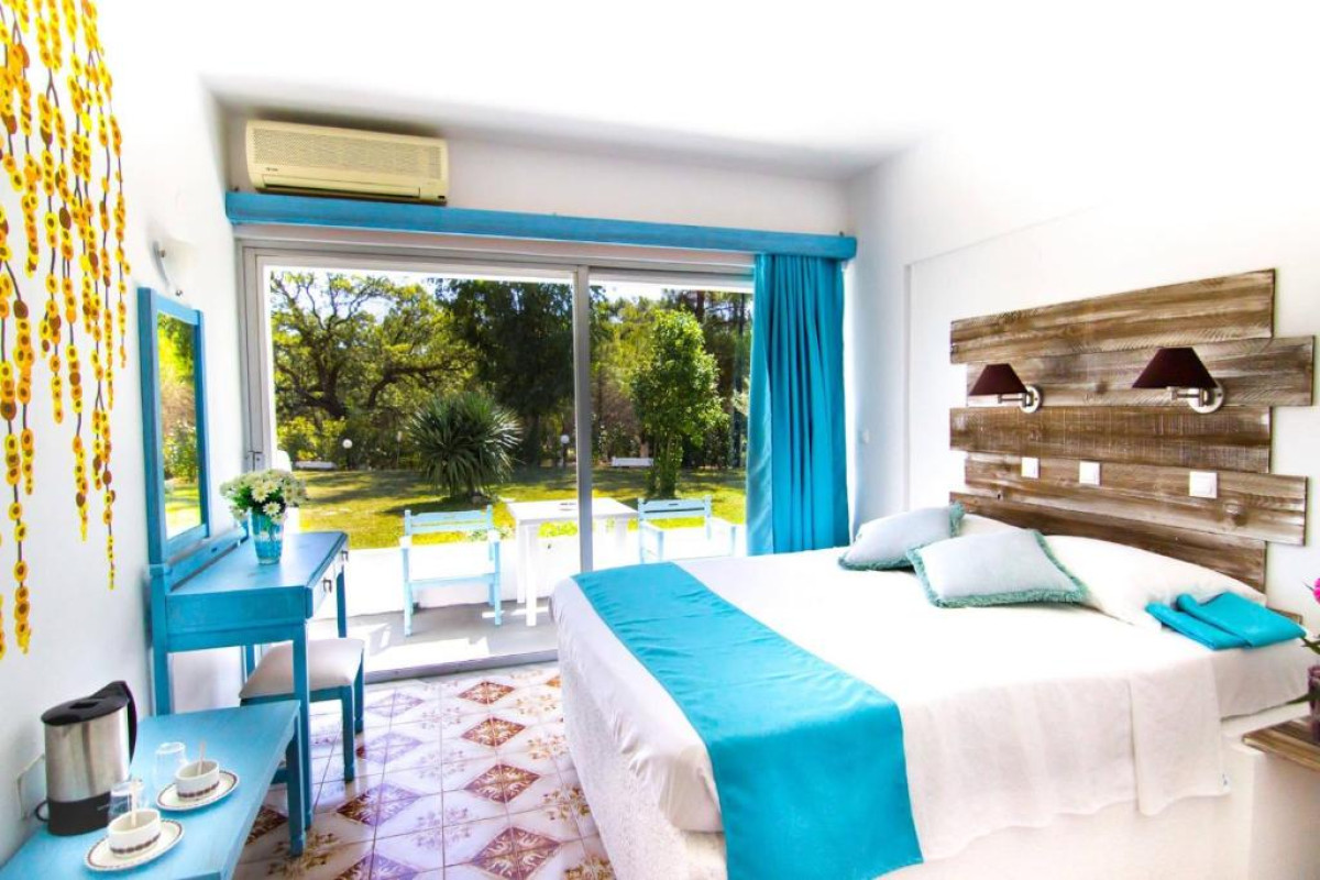 TREES ART HOTEL  SUITES