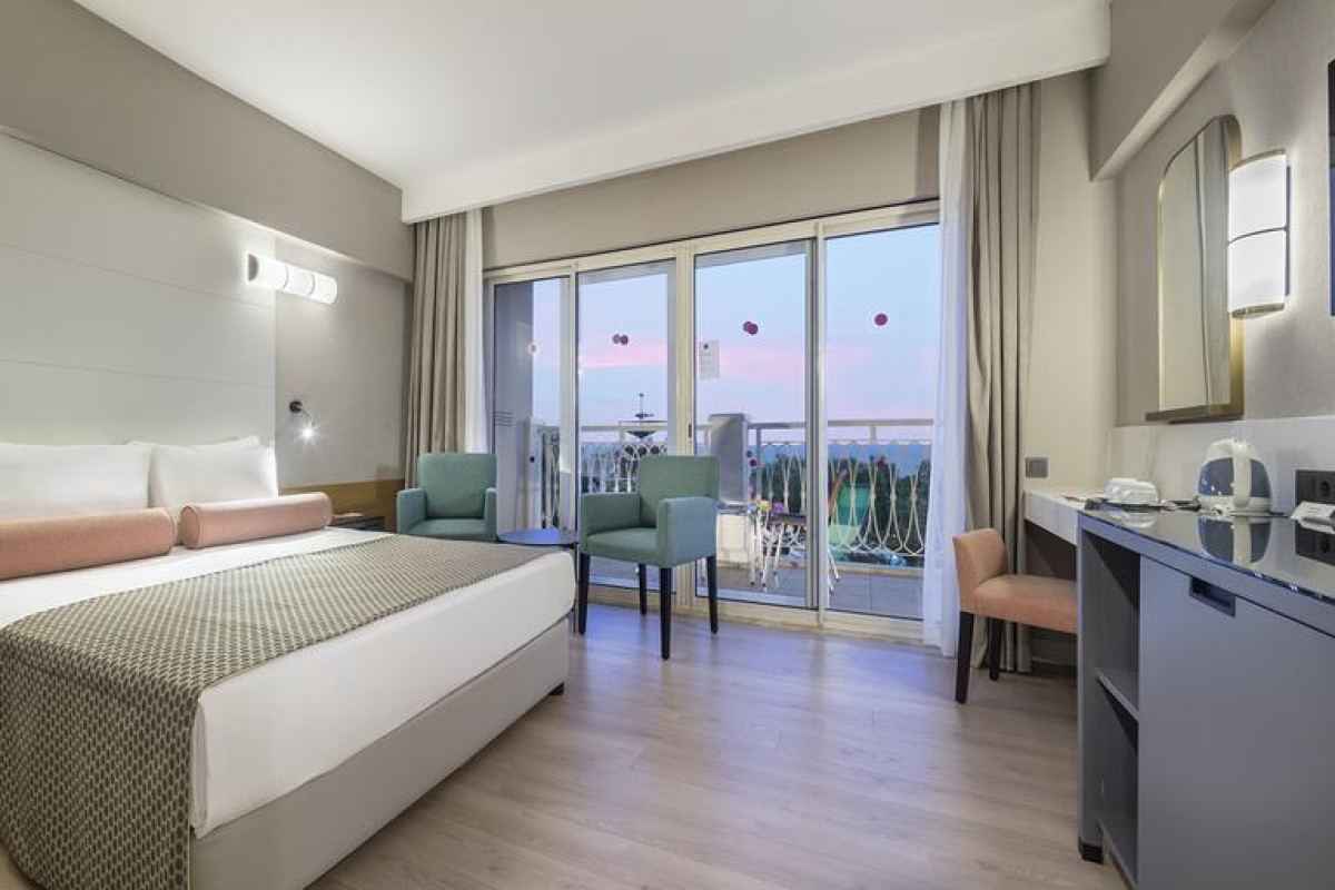 TRENDY ASPENDOS BEACH