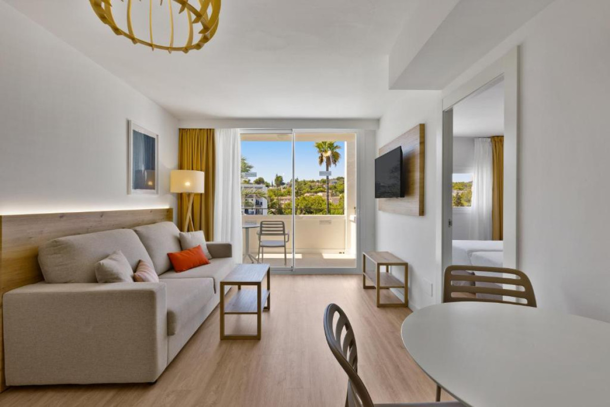 TRH Palmanova Beach Apartments