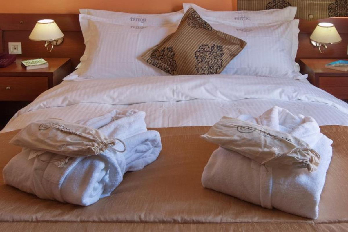 Triton Hotel Piraeus