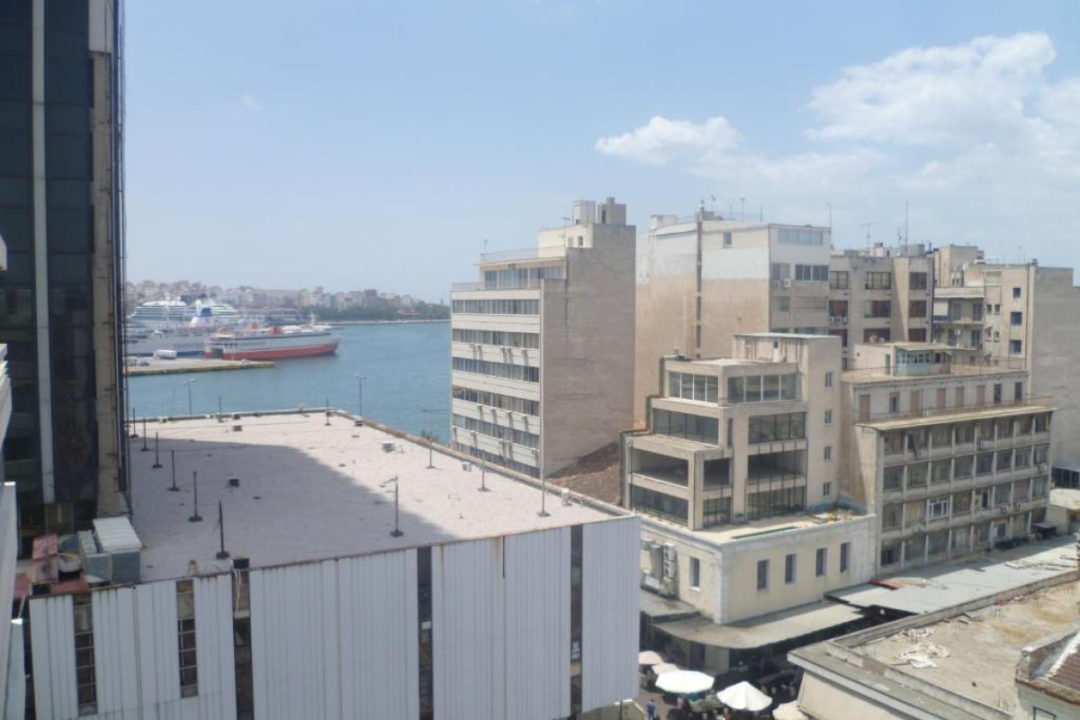 Triton Hotel Piraeus