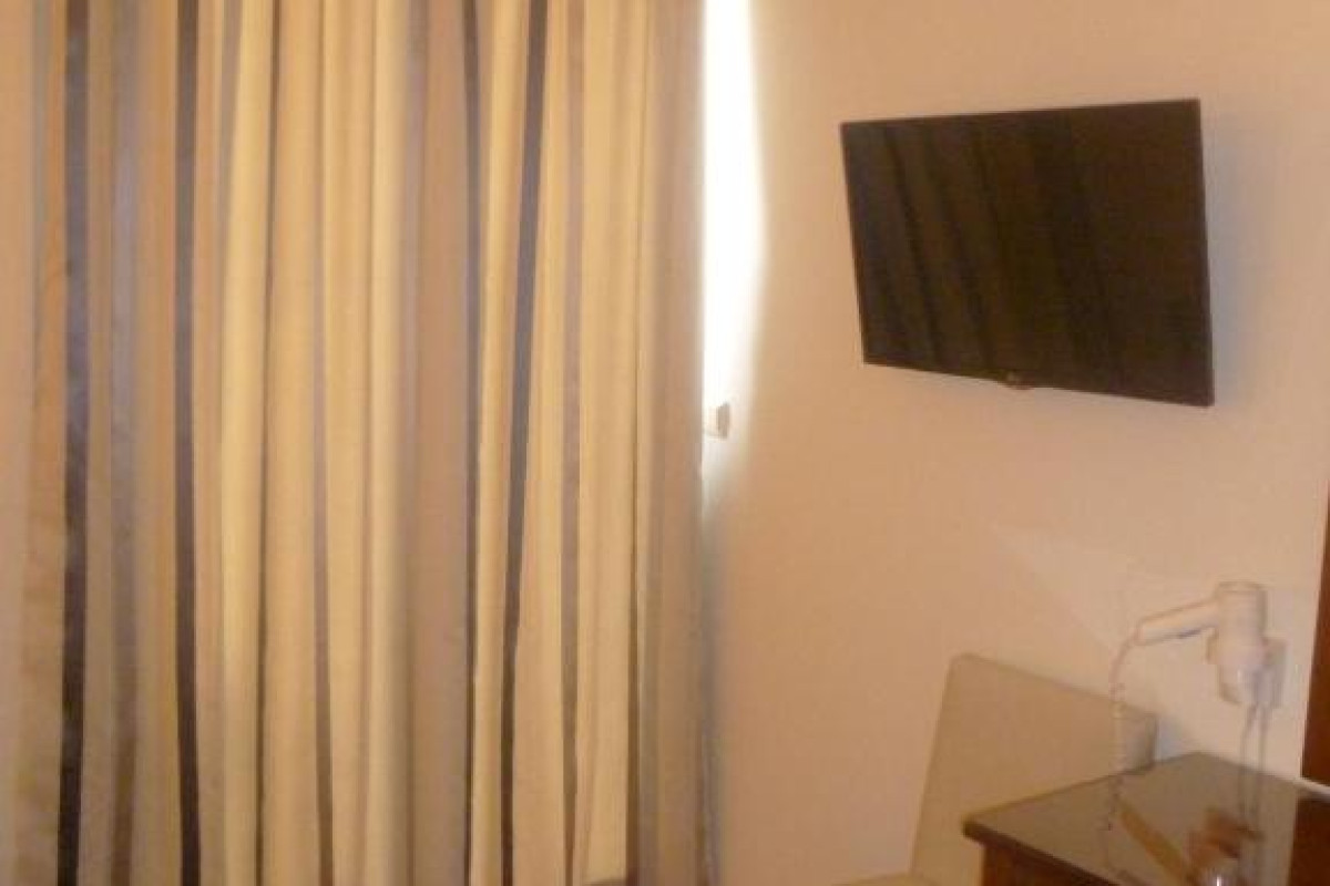 Triton Hotel Piraeus