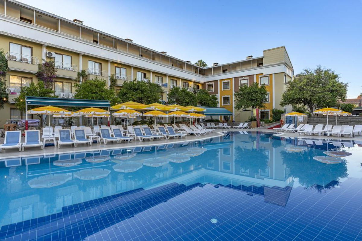TU CASA GELIDONYA HOTEL