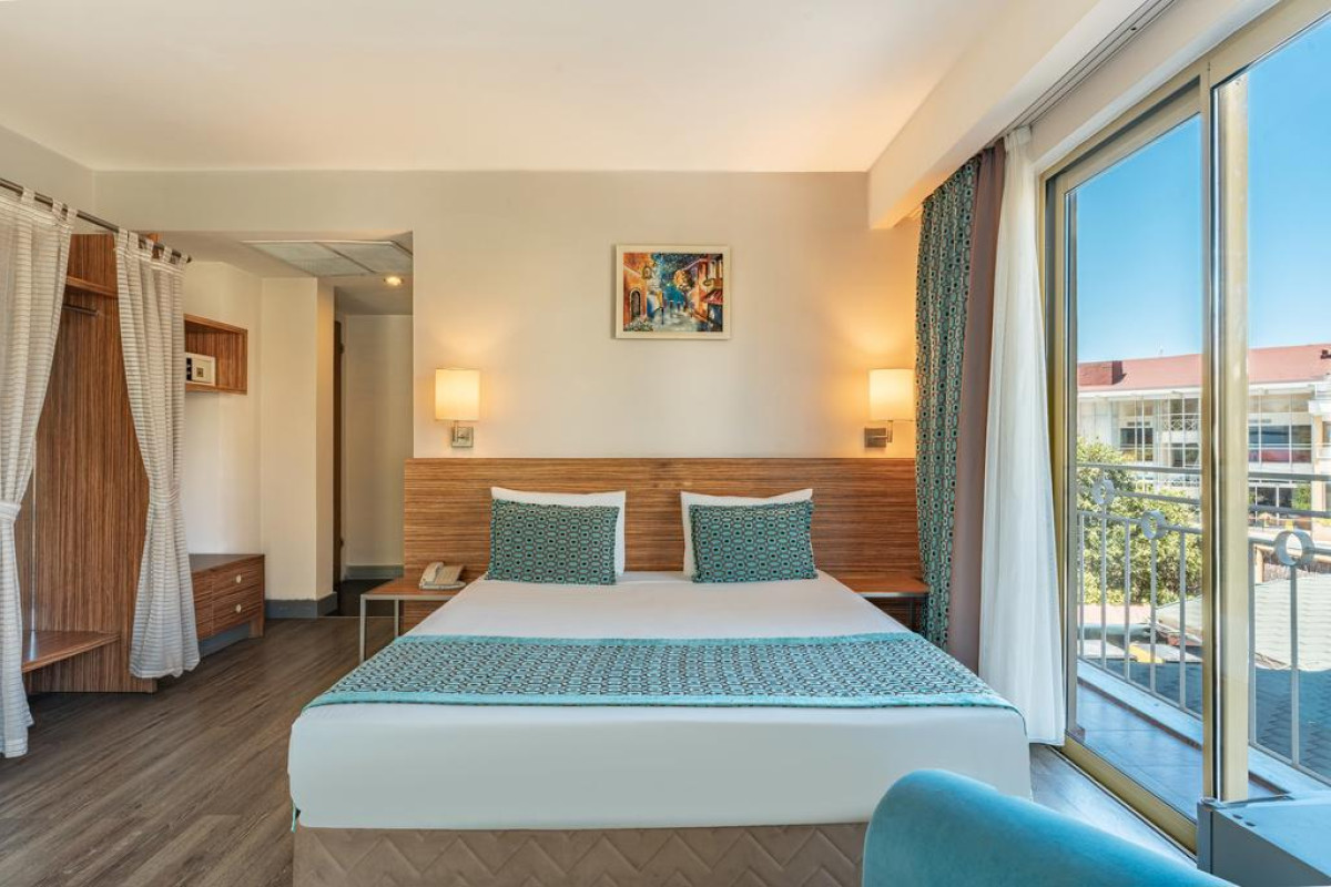TU CASA GELIDONYA HOTEL
