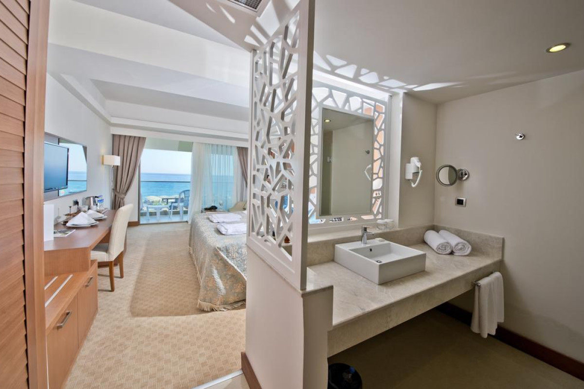 TUI DAY & NIGHT Connected Club Life Belek