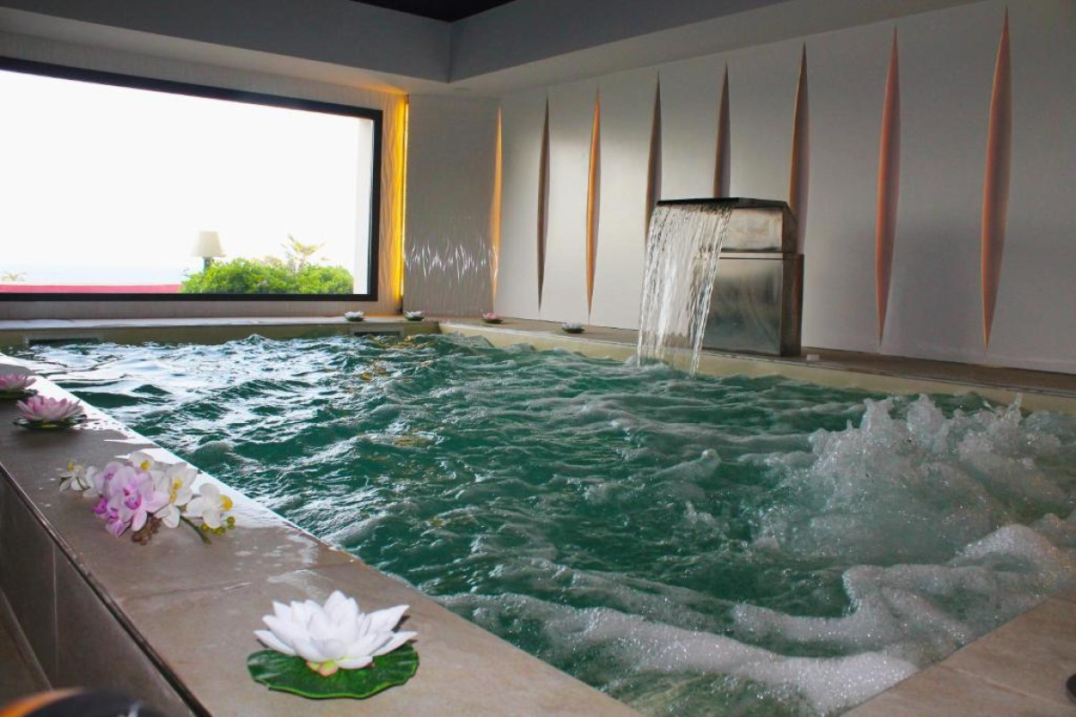 Tus Hotel & Residence