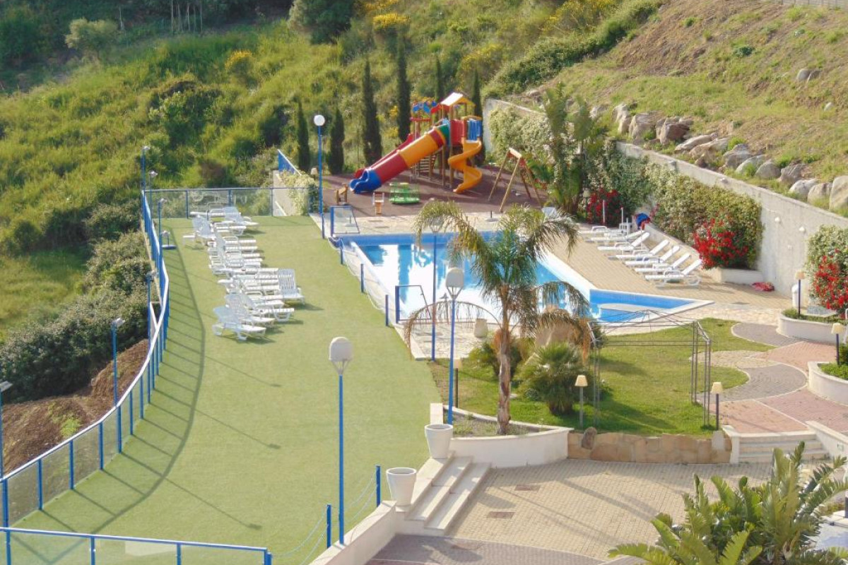 Tus Hotel & Residence