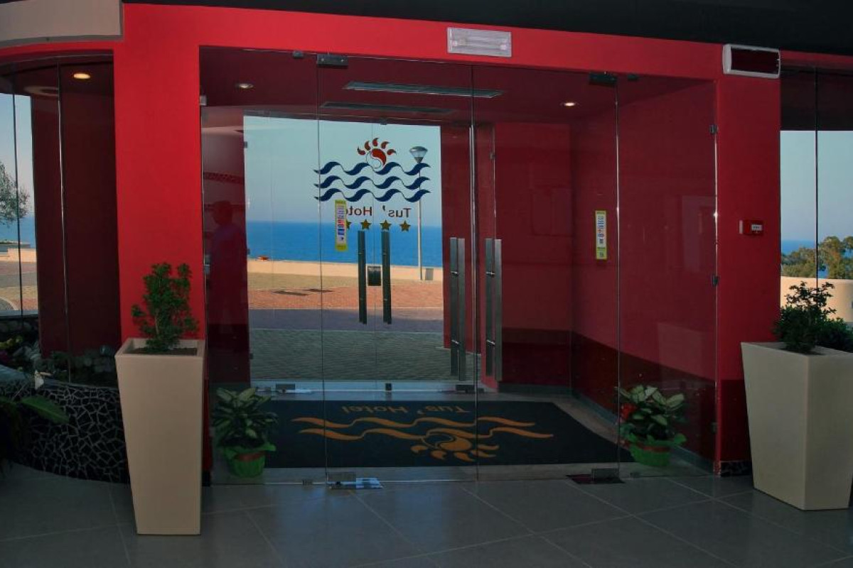 Tus Hotel & Residence
