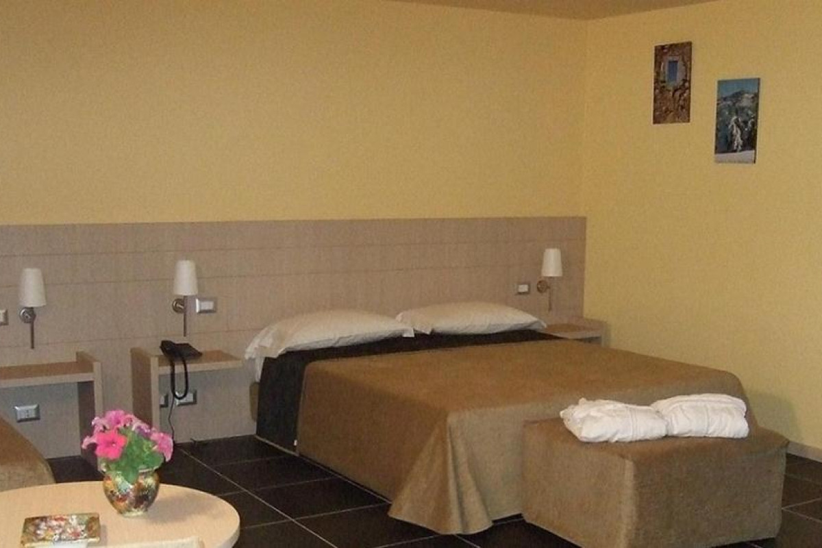 Tus Hotel & Residence