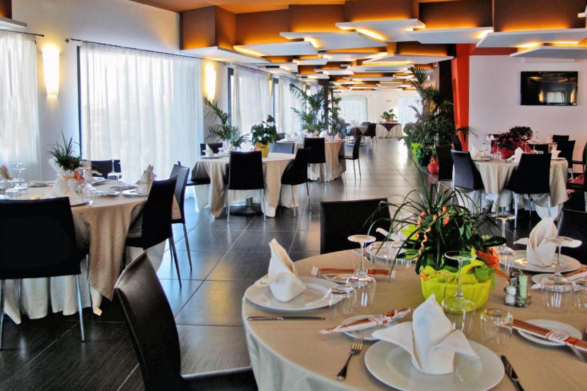 Tus Hotel & Residence
