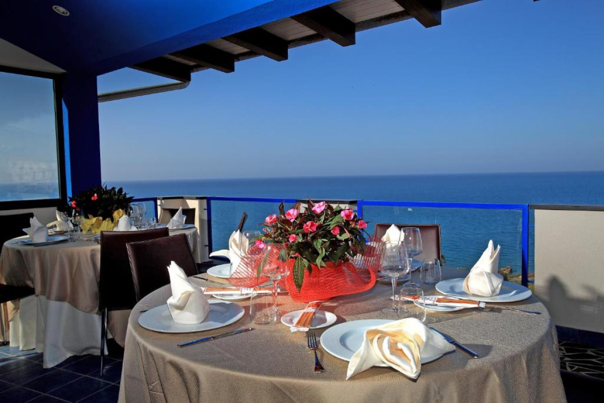 Tus Hotel & Residence