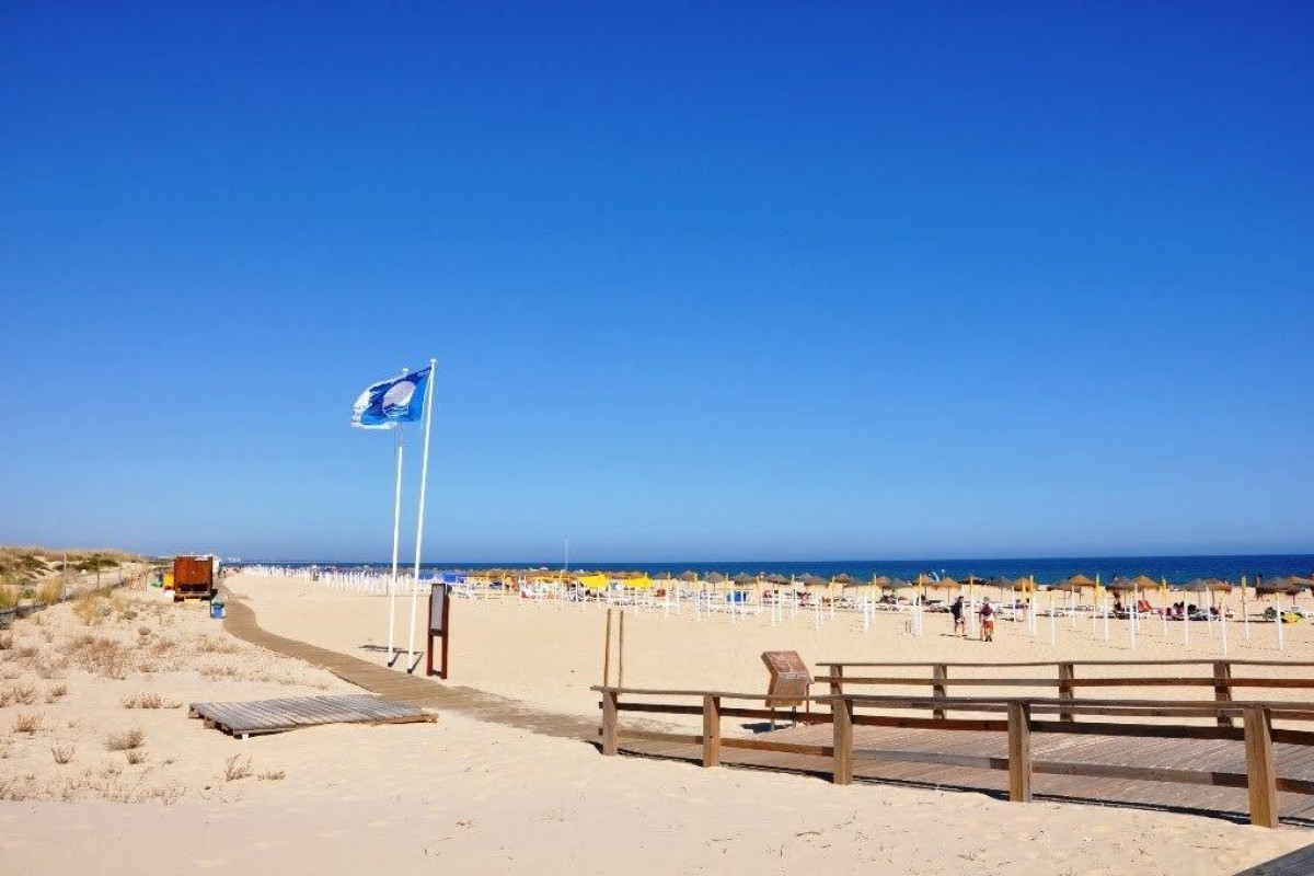 Two Bedroom Apartment in Manta Rota
