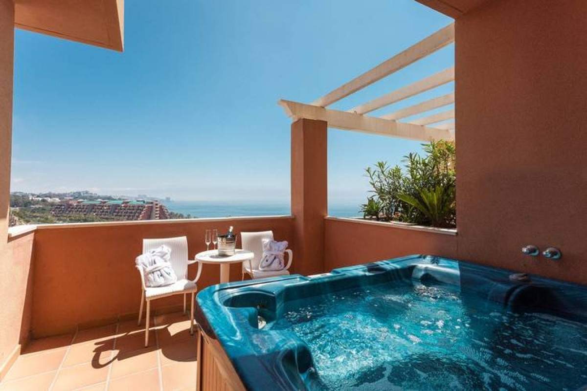 Holiday Hydros Boutique Hotel Spa Wellnes (Benalmadena)