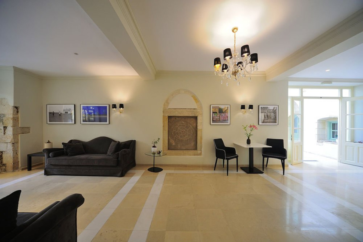 Mythos Suites (K)