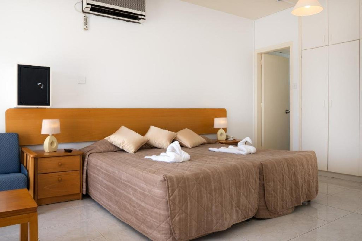 Sunny Hill Hotel Apts (Paphos)