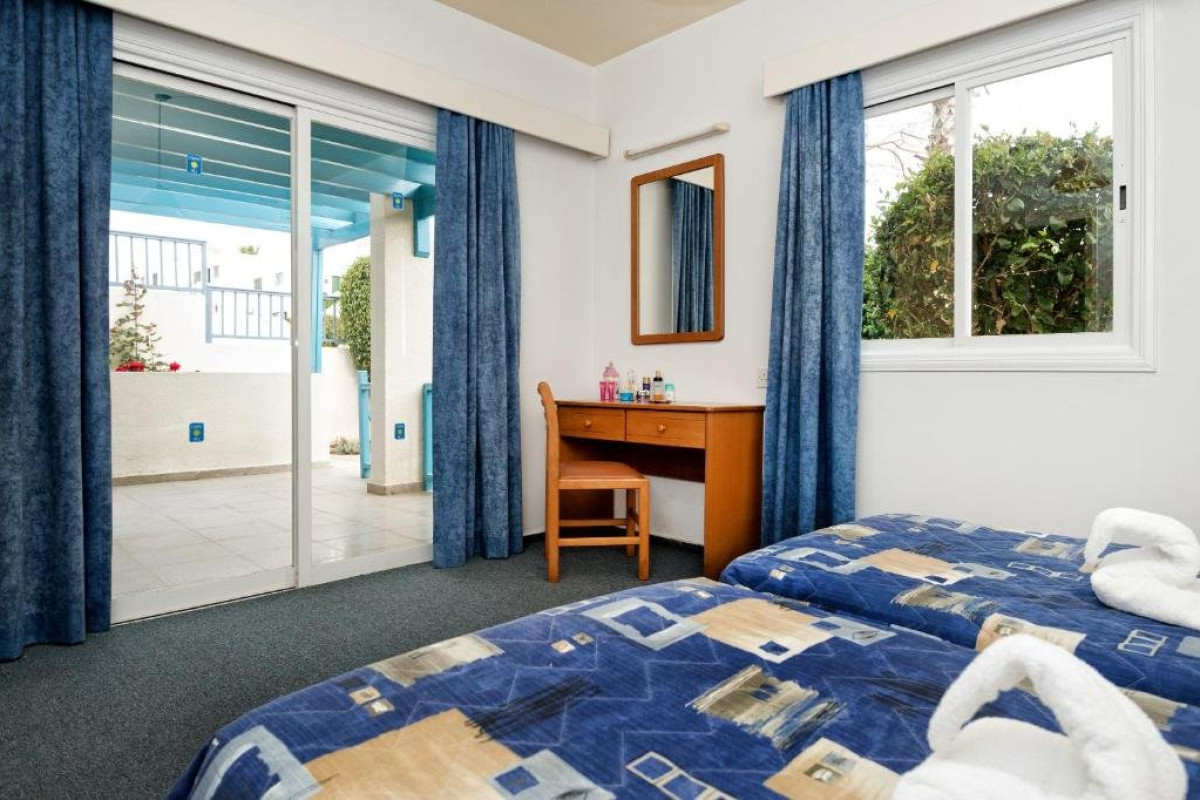 Sunny Hill Hotel Apts (Paphos)