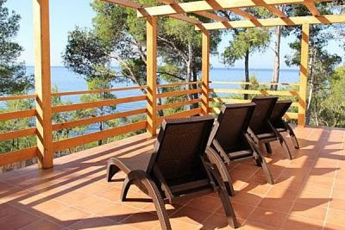 CENTOVI DVORI private villa (Drvenik)