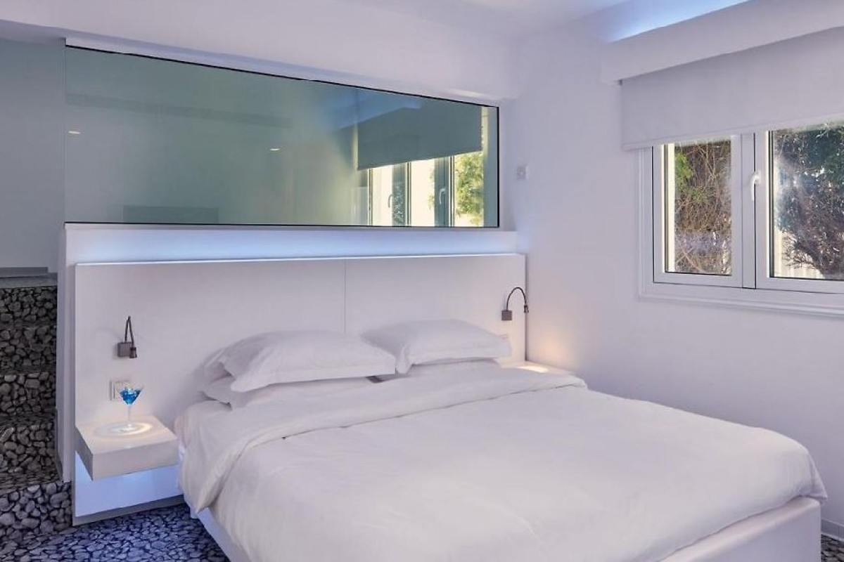 SO WHITE CLUB RESORT
