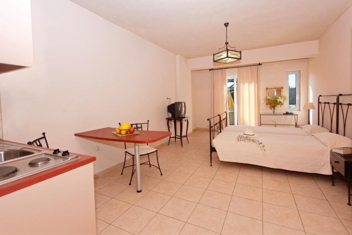 Lambrinos Suites (K)