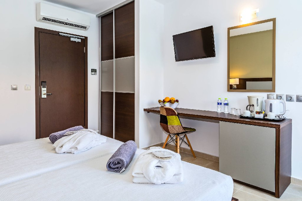 White Olive Premium Hotel (Laganas)
