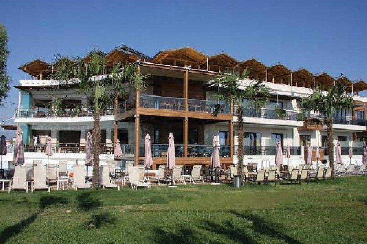 Cosmopolitan  and Spa (Paralia Katerinis)