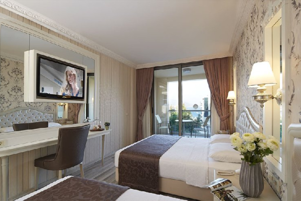 EMRE HOTEL AND BEACH