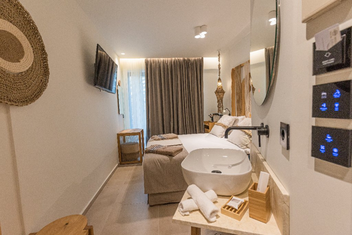 Cabana Blu Hotel and Suites