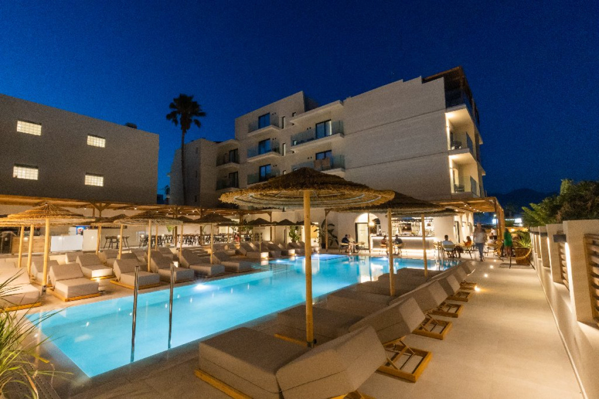 Cabana Blu Hotel and Suites