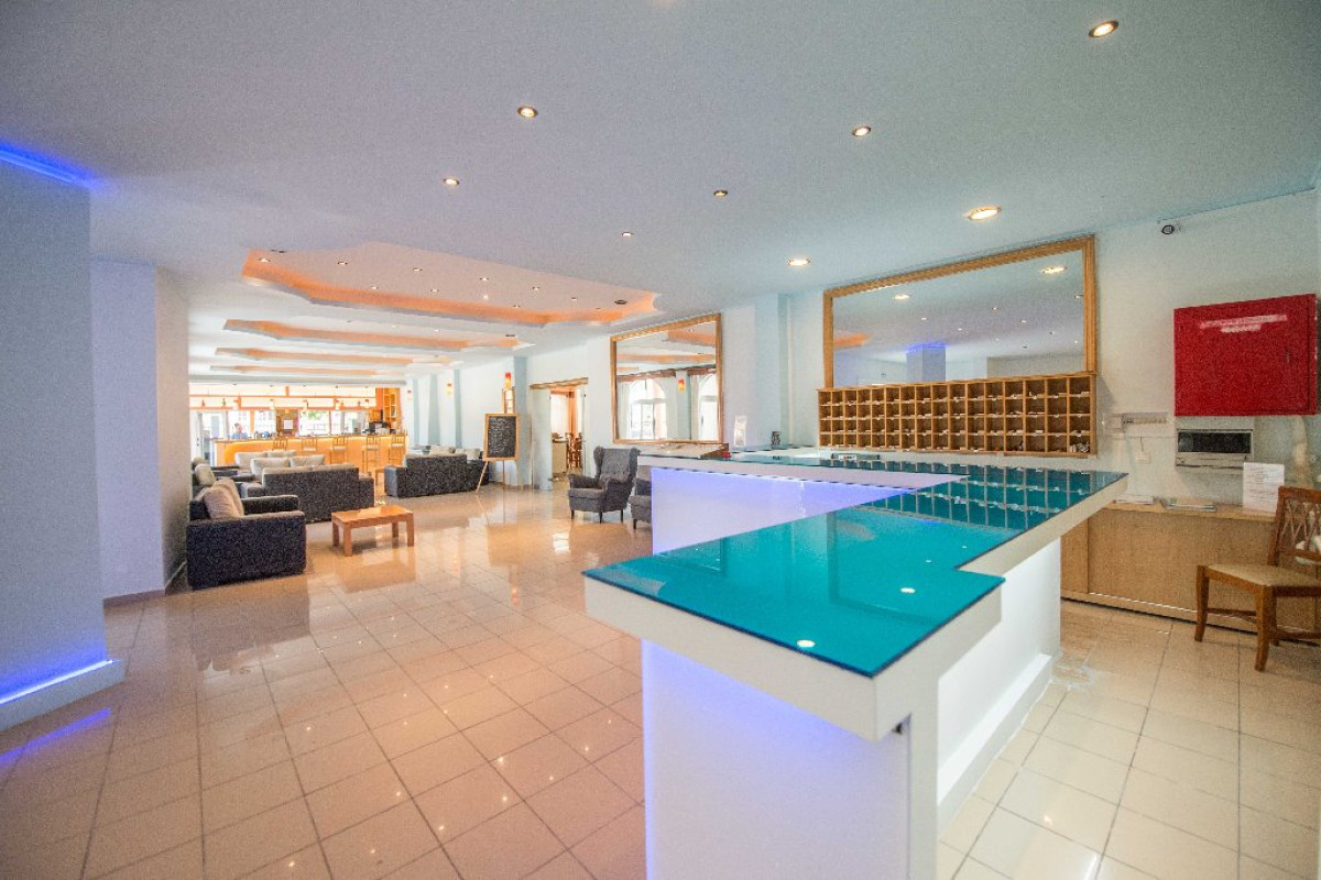 Silver Beach (Adults Only 16+) (Roda)