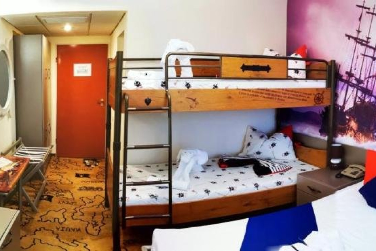 HOTEL PIRATES RESORT.