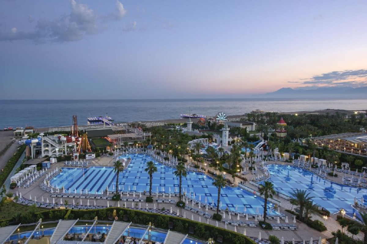 DELPHIN IMPERIAL