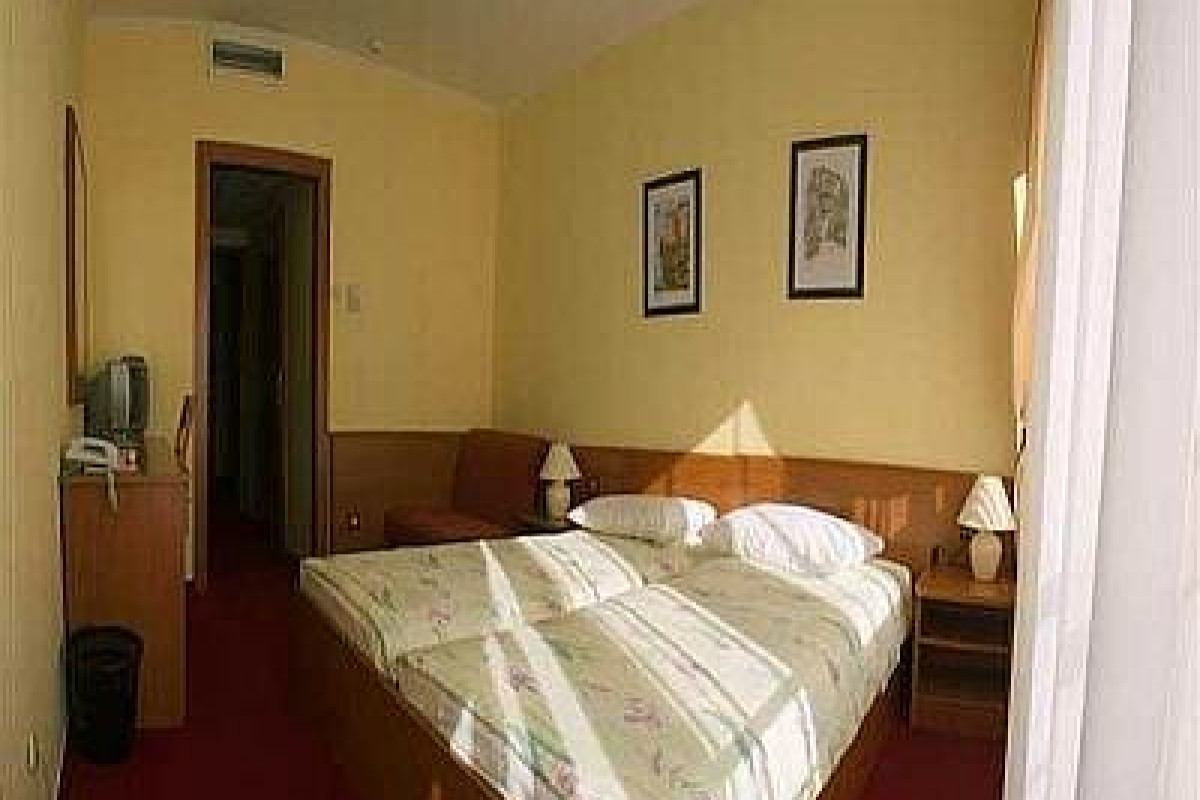 Hotel Pula (Pula)