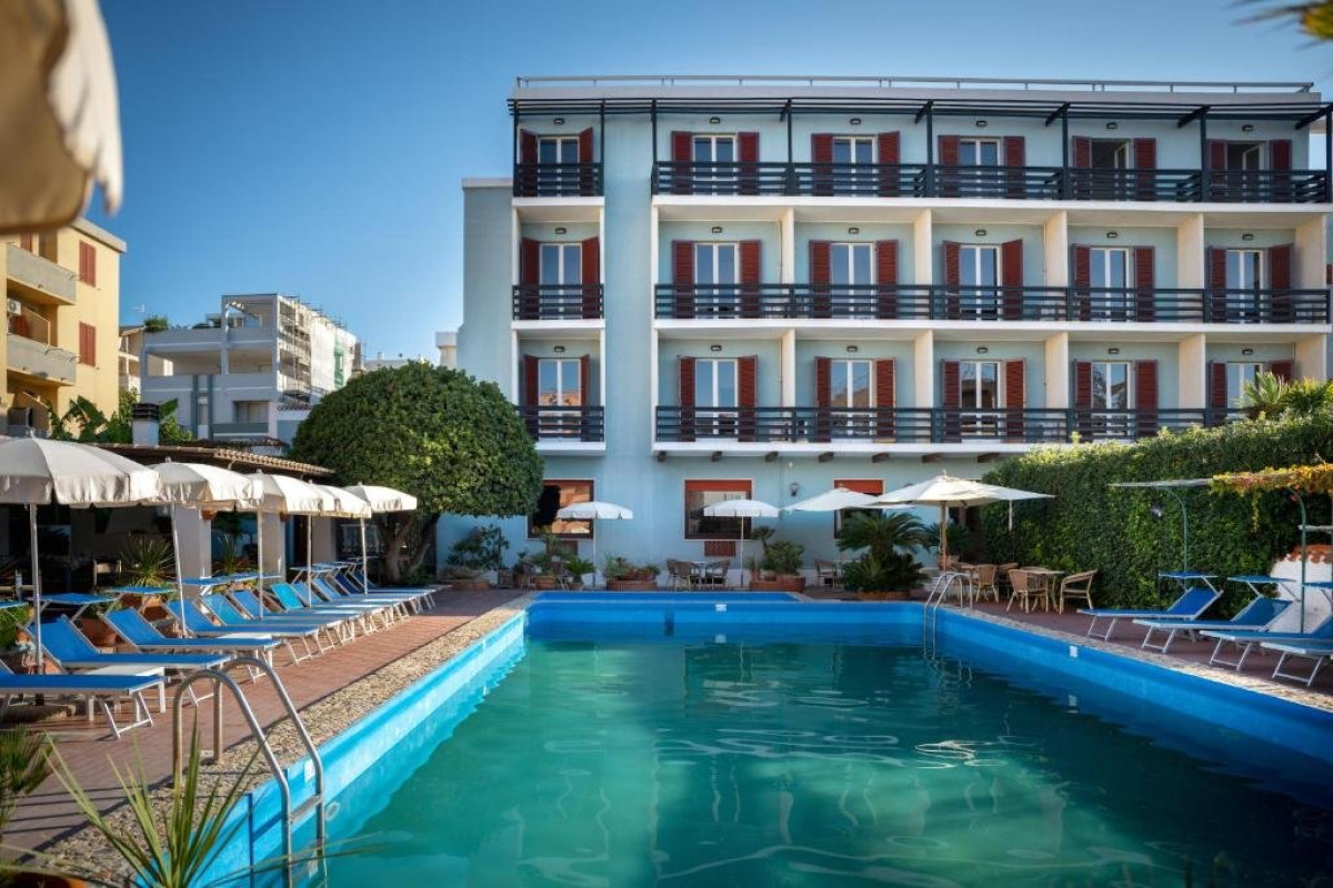 Hotel La Playa