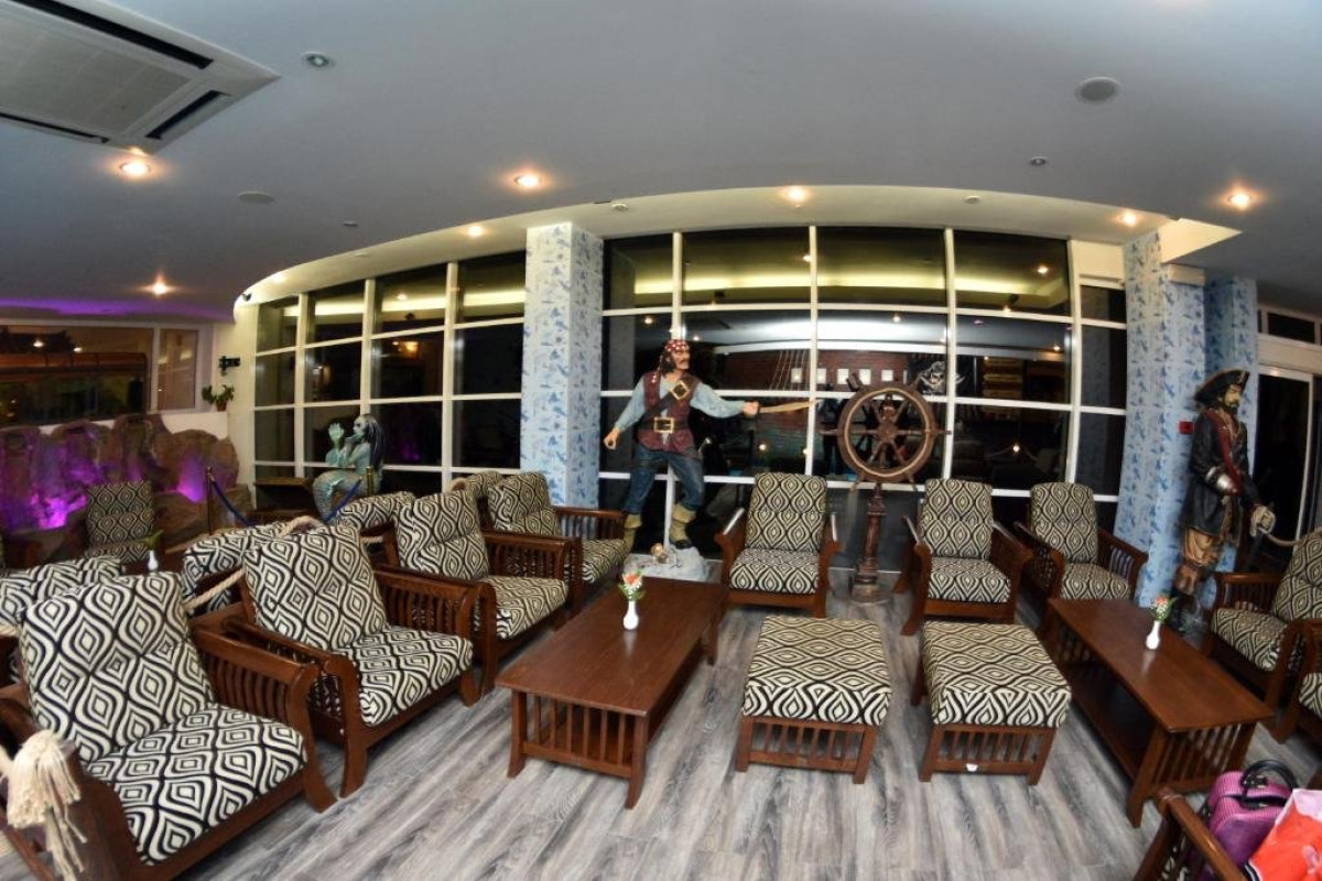 HOTEL PIRATES RESORT.