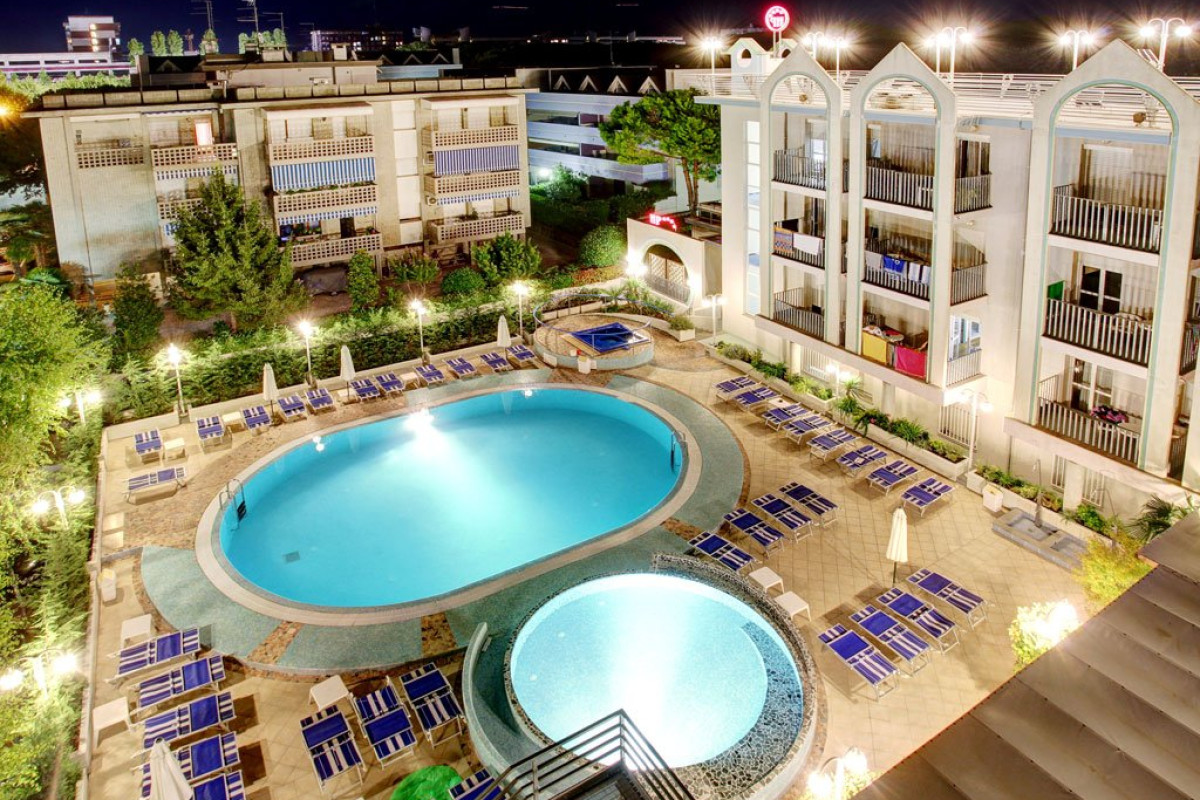 Hotel Palace (Sabbiadoro)